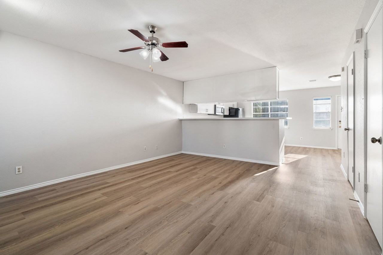 1848 River Crossing Circle - Photo 4 of 34