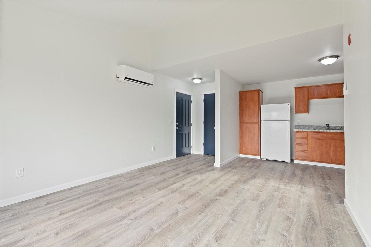 Stark Street Villa - Photo 5 of 15