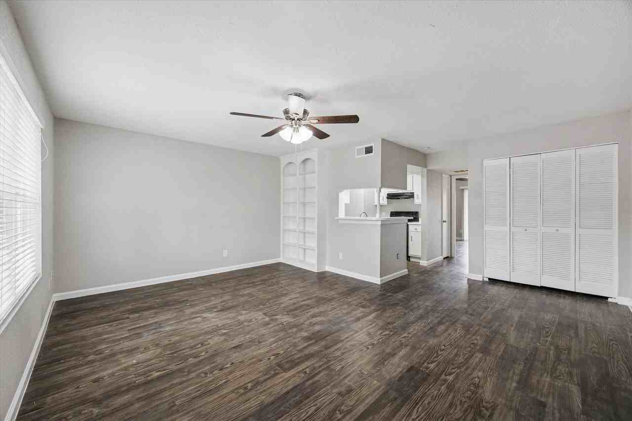 Tara Oaks - Photo 3 of 10