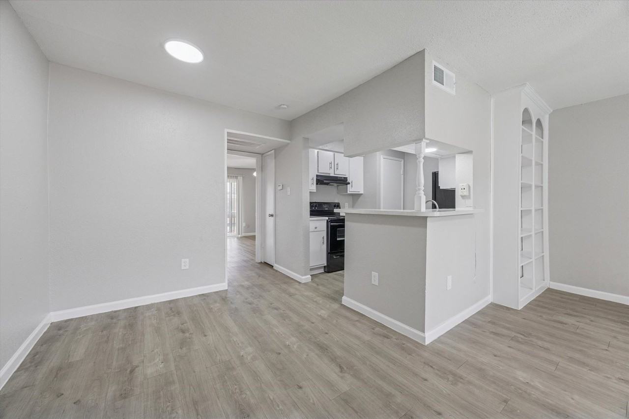 Tara Oaks - Photo 5 of 20