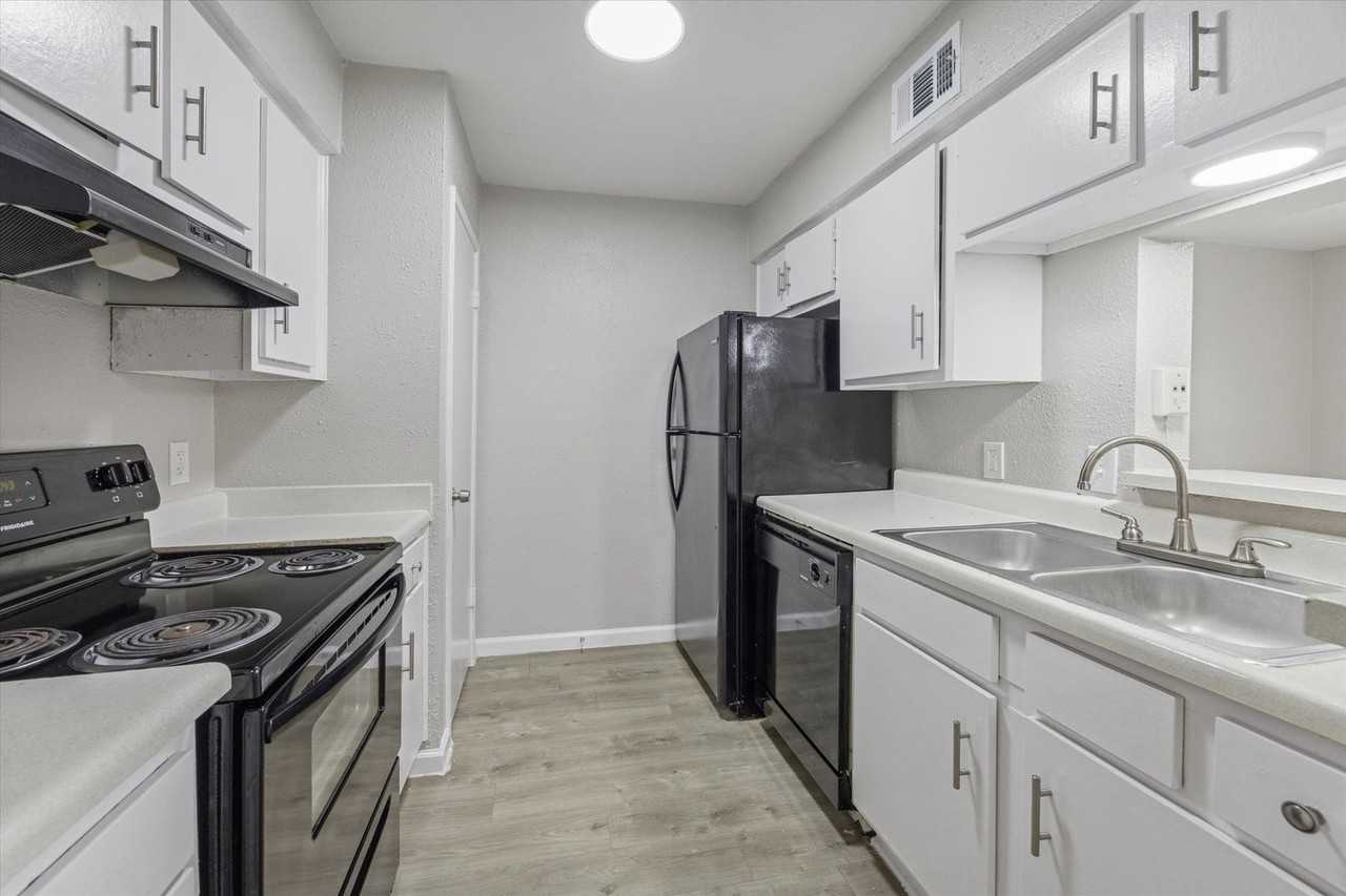 Tara Oaks - Photo 6 of 20