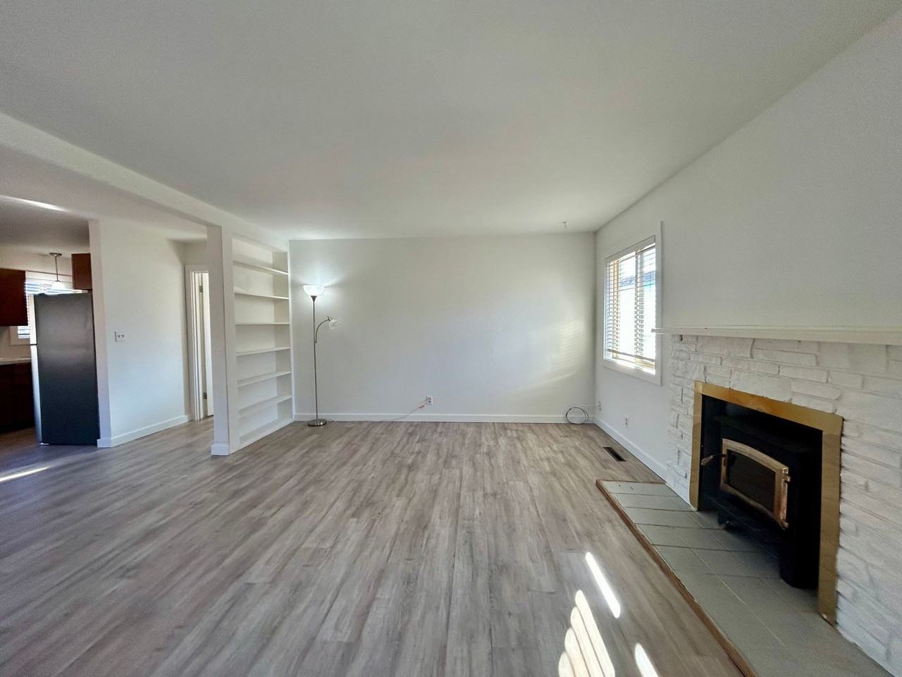 407 South Walnut Street - Photo 2 of 21