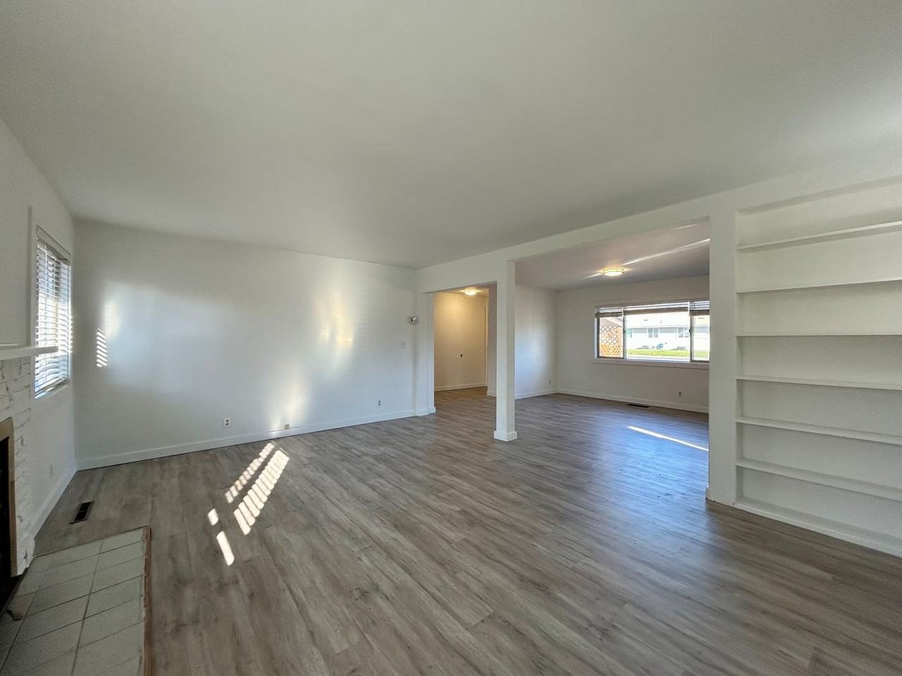 407 South Walnut Street - Photo 3 of 21