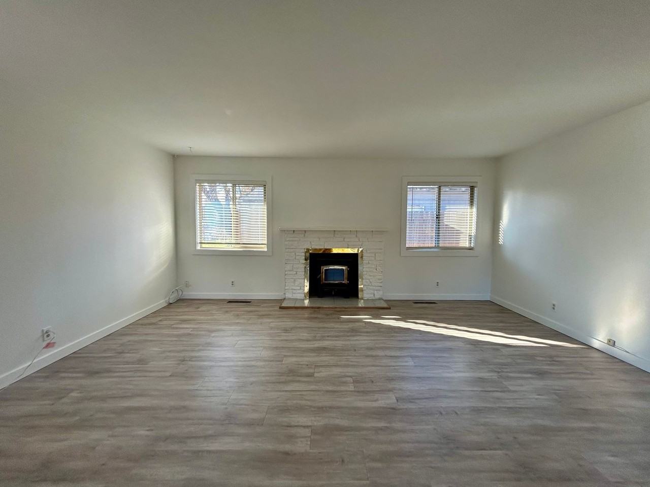 407 S Walnut St - Photo 5 of 21