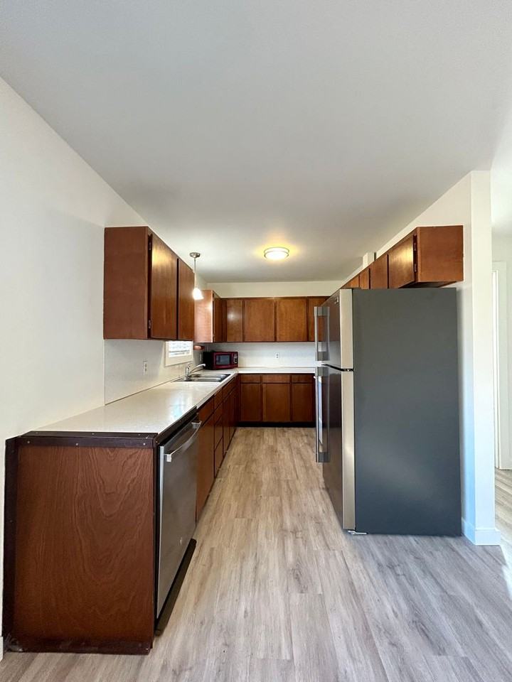 407 S Walnut St - Photo 7 of 21