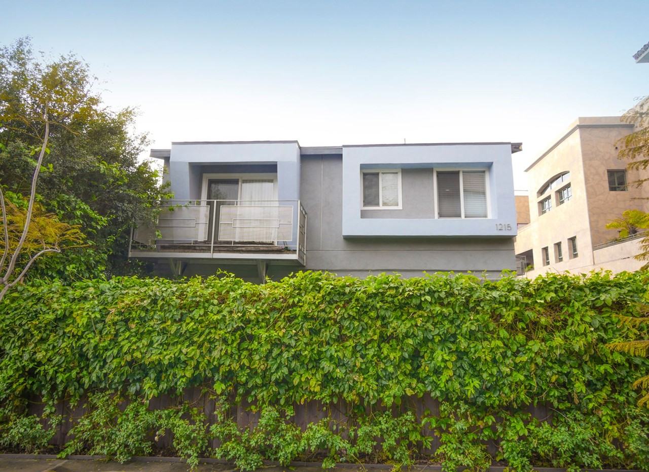 1215 Granville Ave - Photo 2 of 4