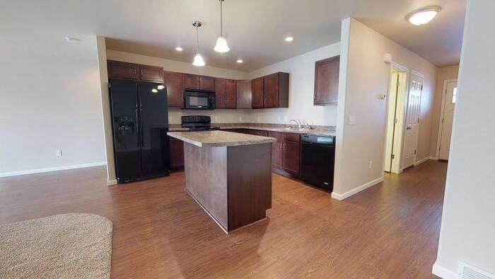 4009 29th St SE - Photo 2 of 19