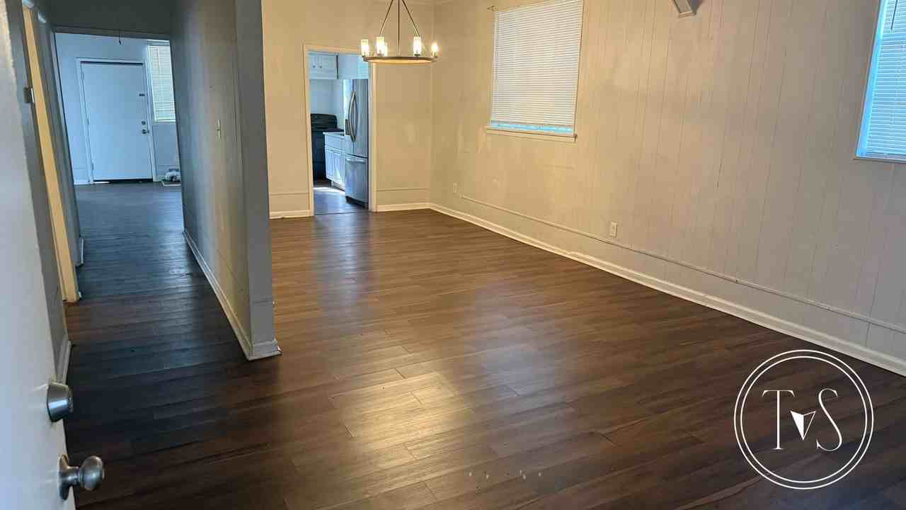 1011 West 53rd Street - Photo 4 of 20