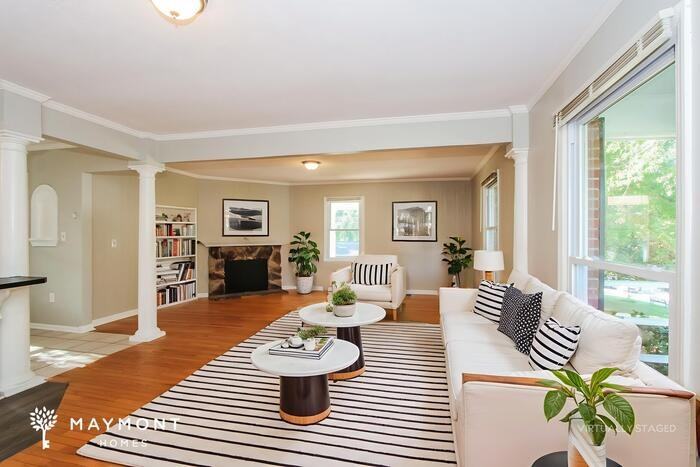 111 Point Cir - Photo 5 of 15