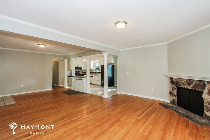 111 Point Cir - Photo 6 of 15