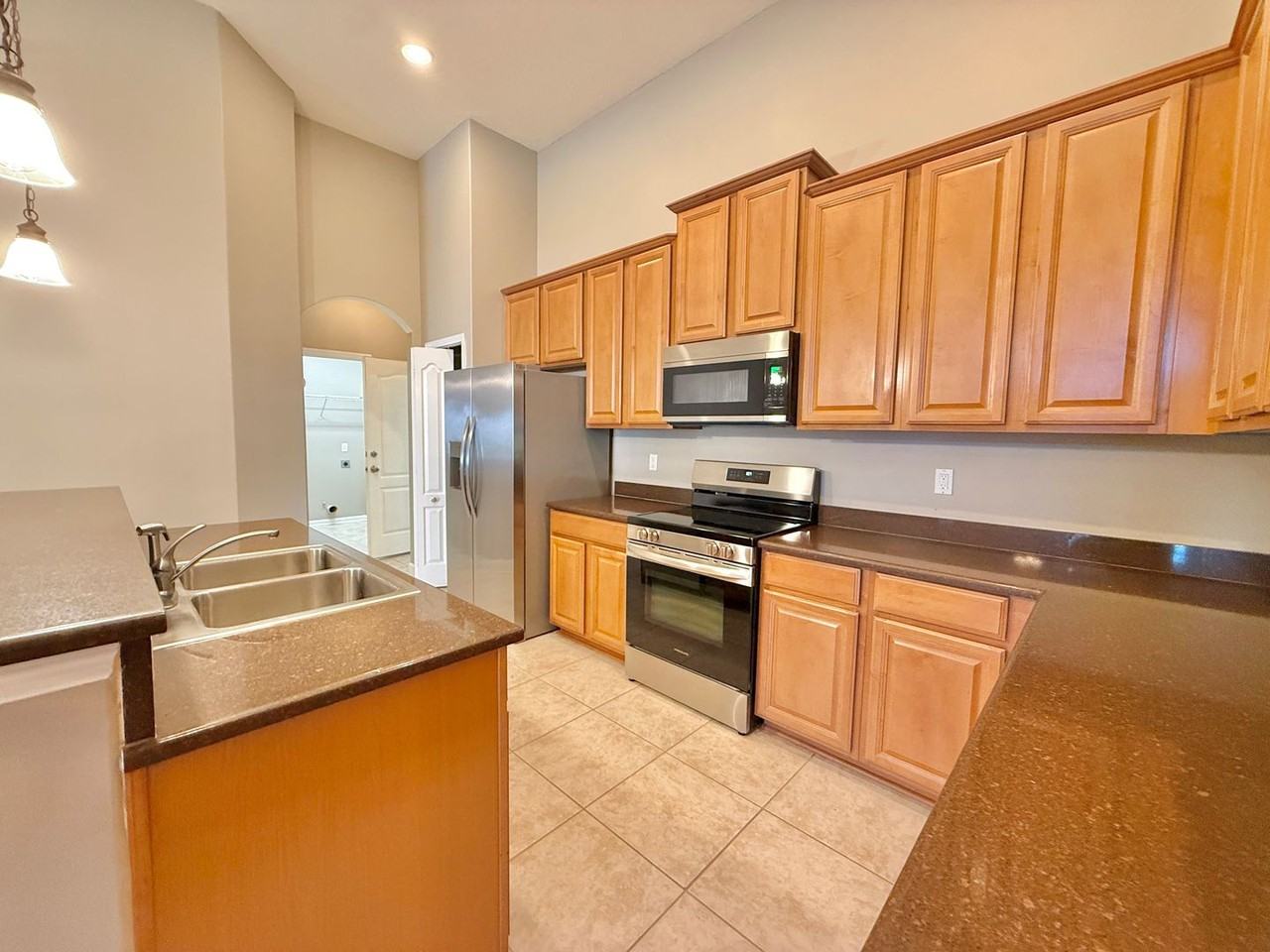 932 Gallier Pl - Photo 7 of 47