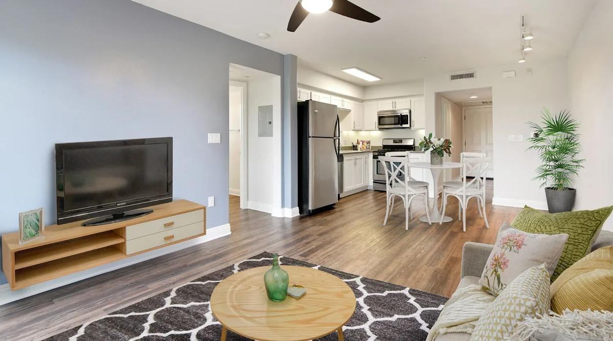 10407 Magnolia Blvd - Photo 4 of 26