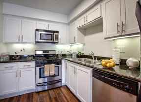 10407 Magnolia Blvd - Photo 1 of 1