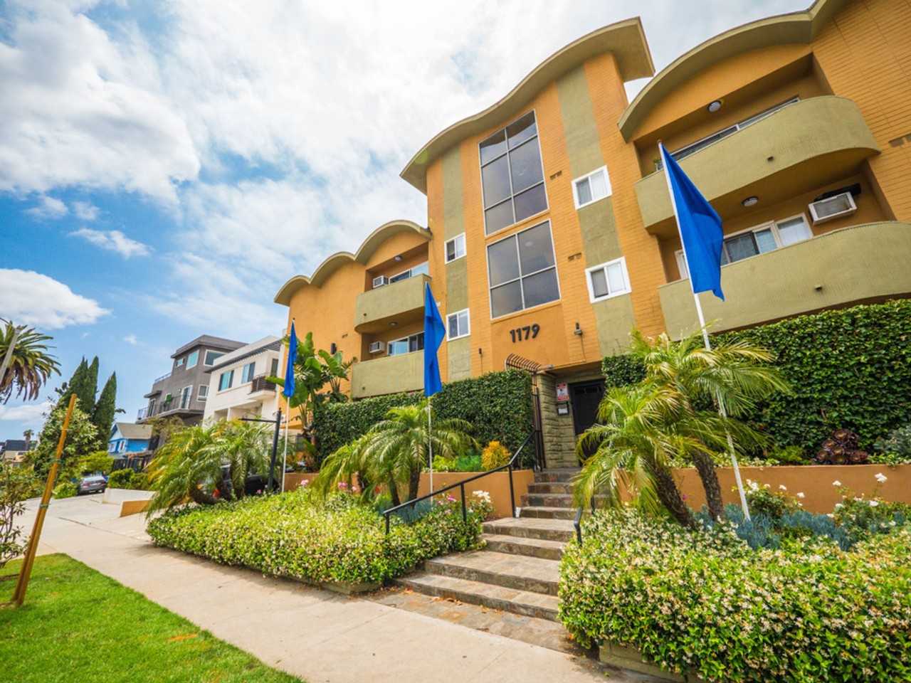 1179 Crenshaw Blvd - Photo 7 of 8