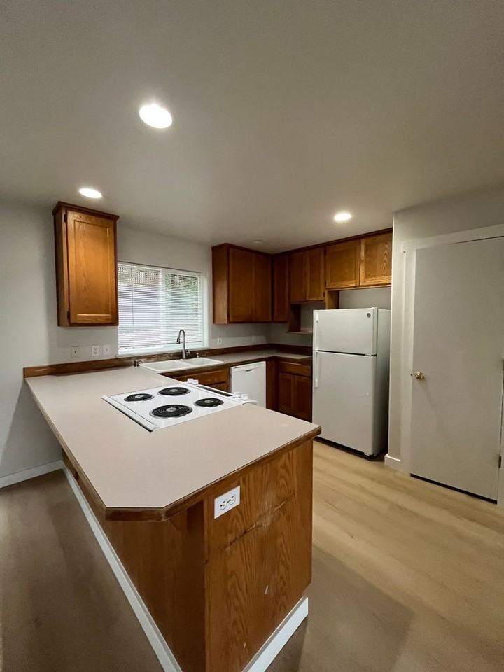 1424 Toledo Street - Photo 6 of 23