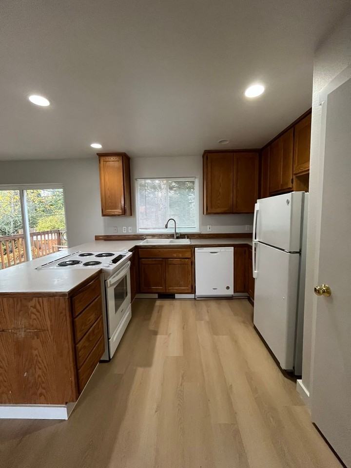 1424 Toledo Street - Photo 7 of 23