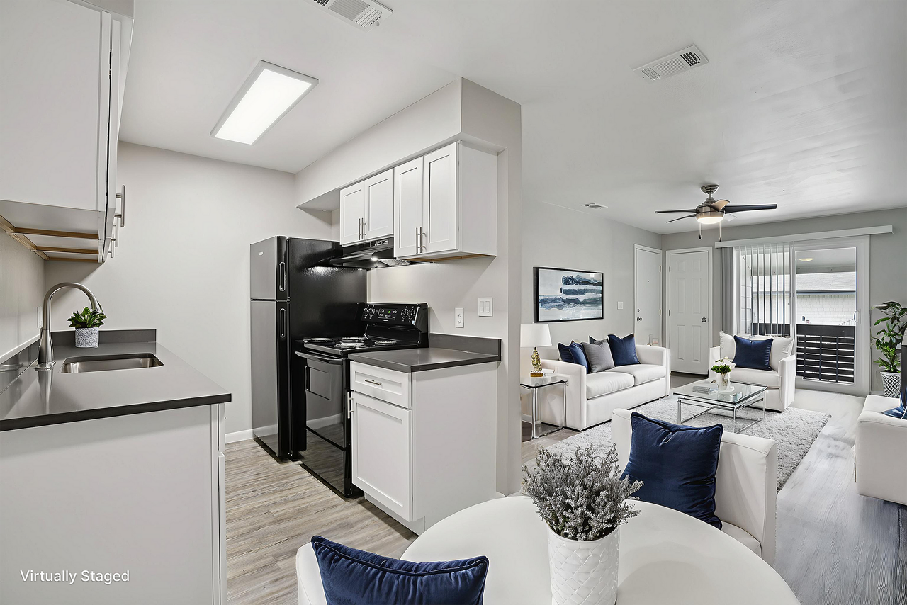 Astra - Photo 5 of 38