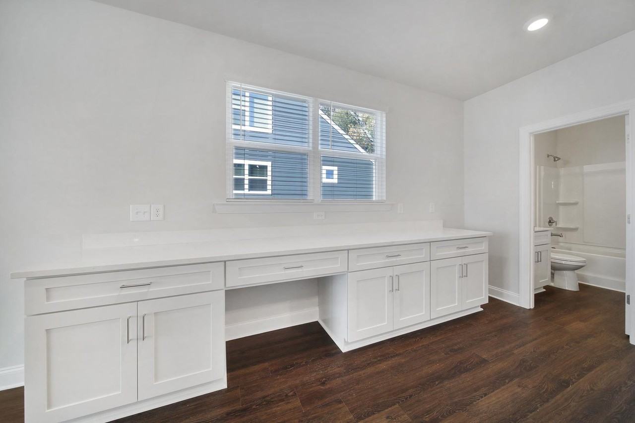 2432 Arty Avenue - Photo 6 of 20