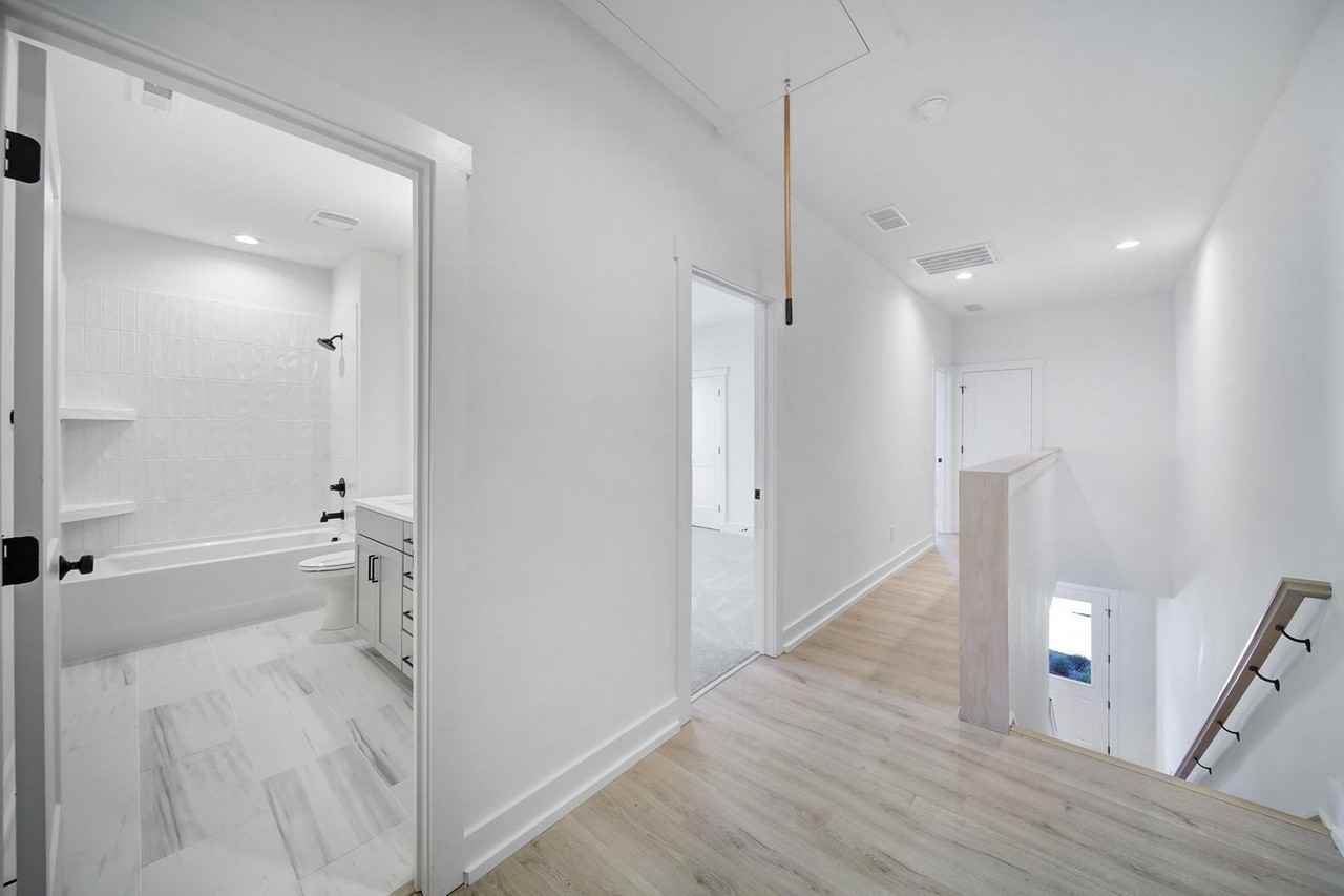 511 Bowman Rd - Photo 7 of 23