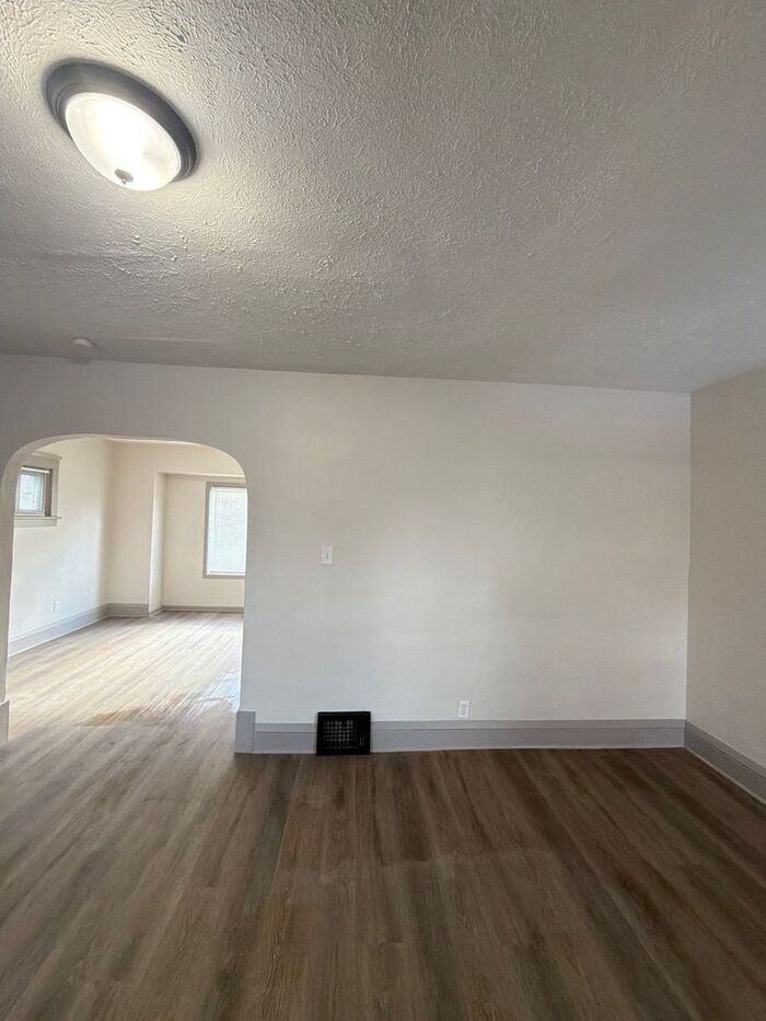 1927 Merl Ave - Photo 3 of 19