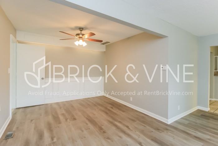 403 George L Cross Ct - Photo 6 of 18