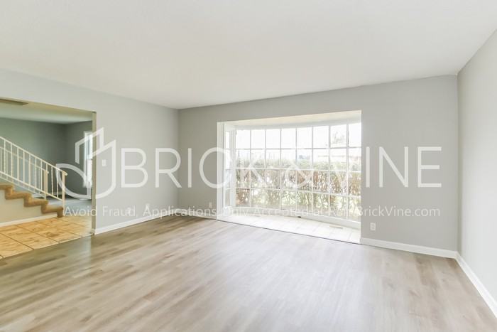 403 George L Cross Ct - Photo 7 of 18