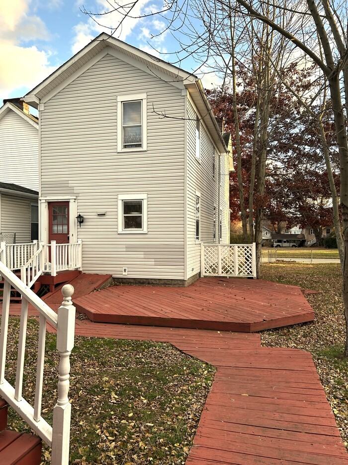 1910 1st Street - Photo 2 of 17