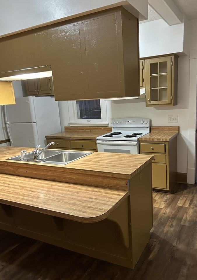 1910 1st Street - Photo 4 of 17