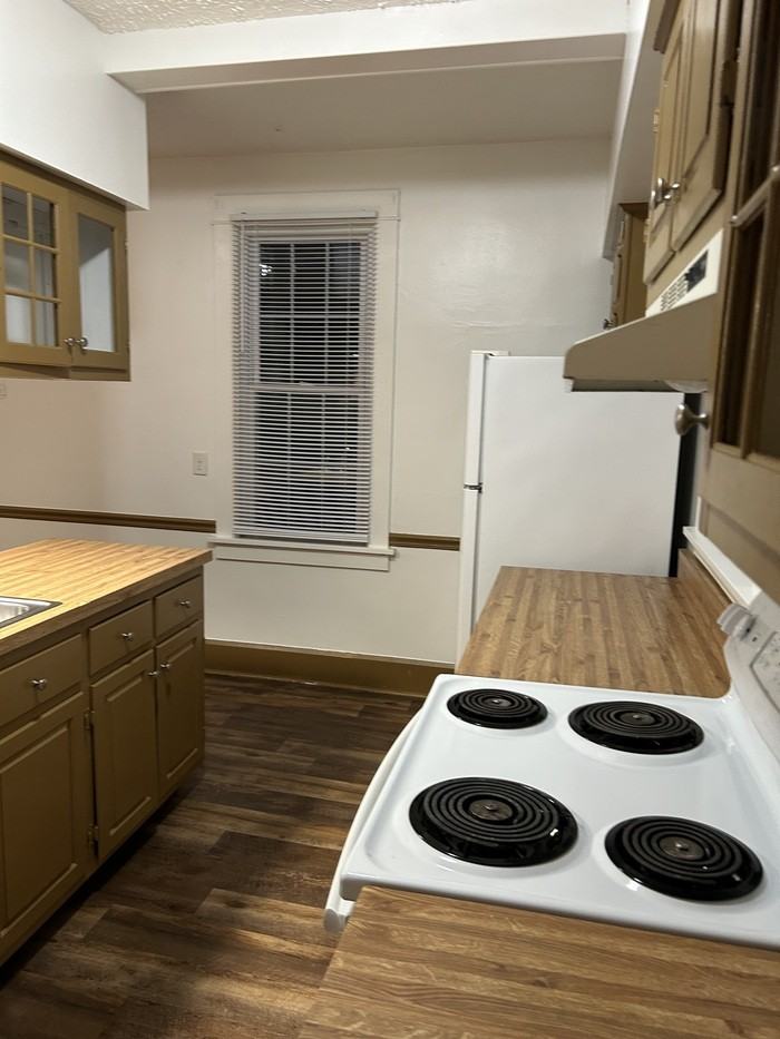 1910 1st Street - Photo 5 of 17