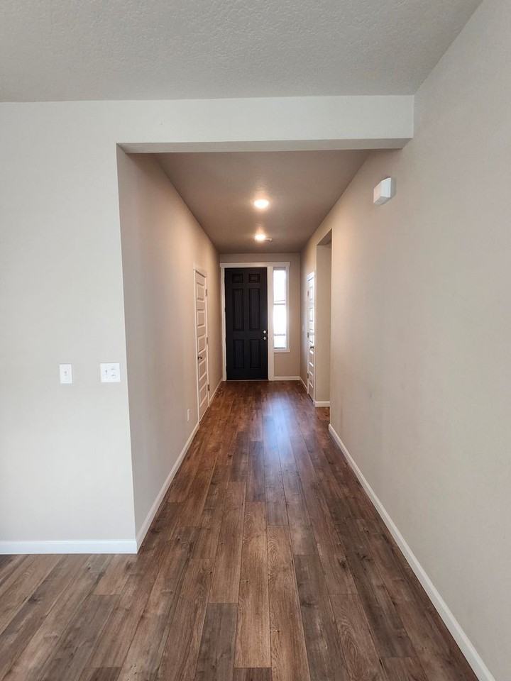 8203 Ballard Loop - Photo 2 of 19