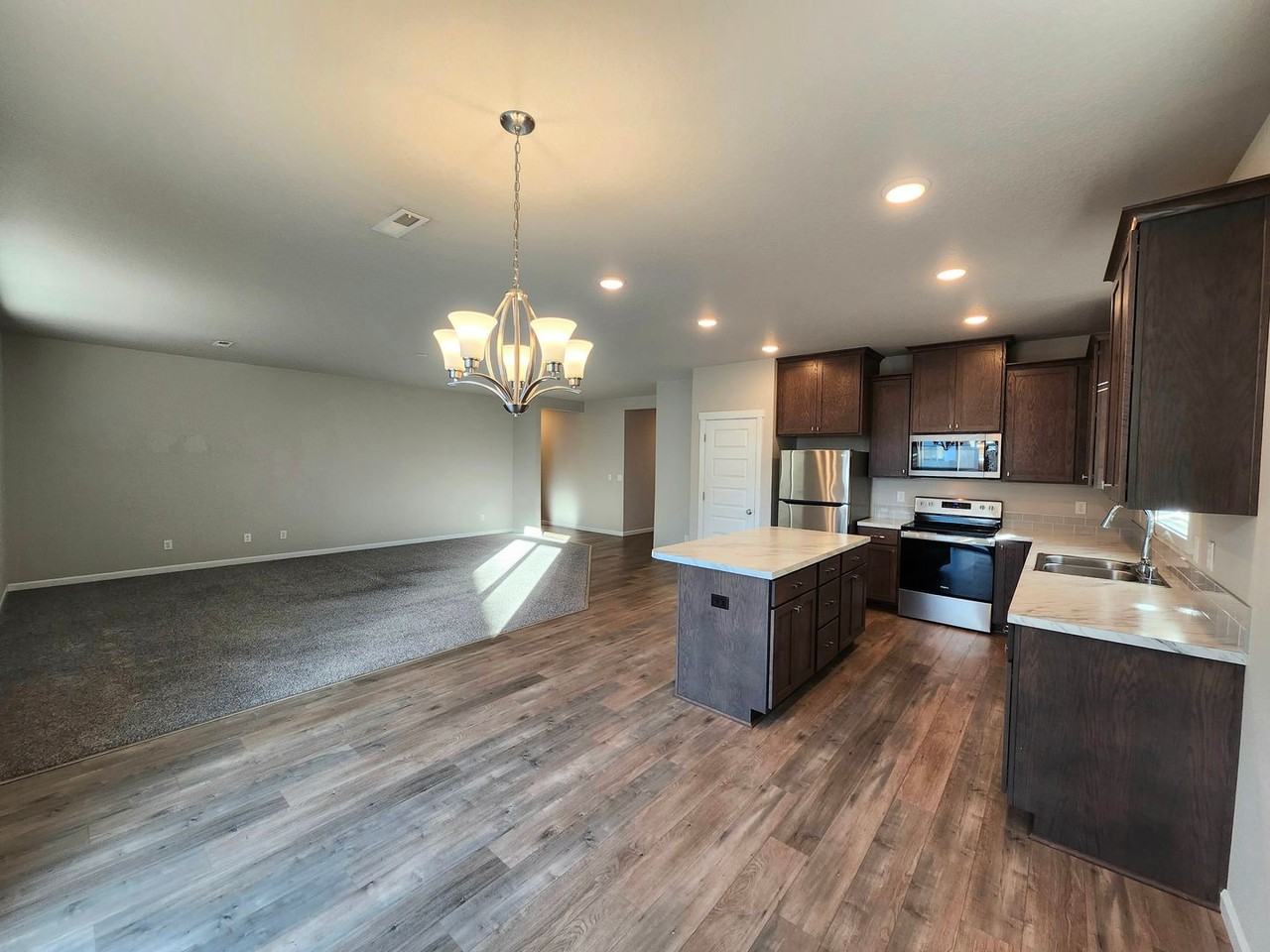 8203 Ballard Loop - Photo 4 of 19