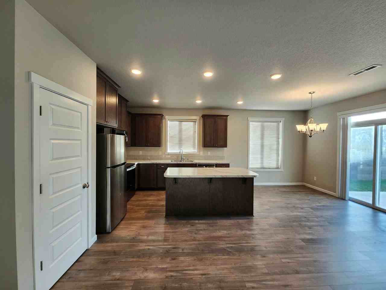 8203 Ballard Loop - Photo 6 of 19