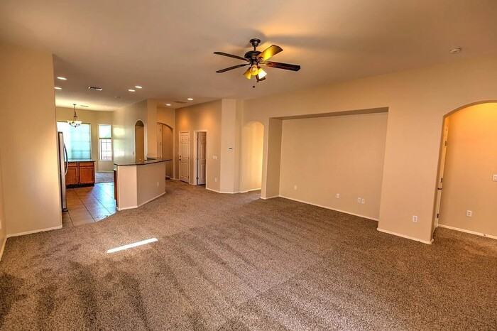 12981 N Carlsbad Pl - Photo 3 of 18