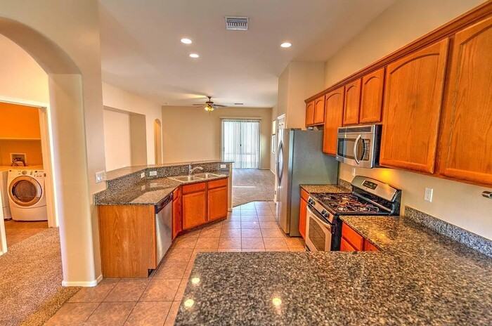 12981 N Carlsbad Pl - Photo 4 of 18