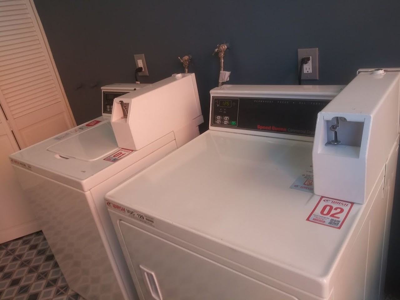 551 Daisy Ave - Photo 5 of 6