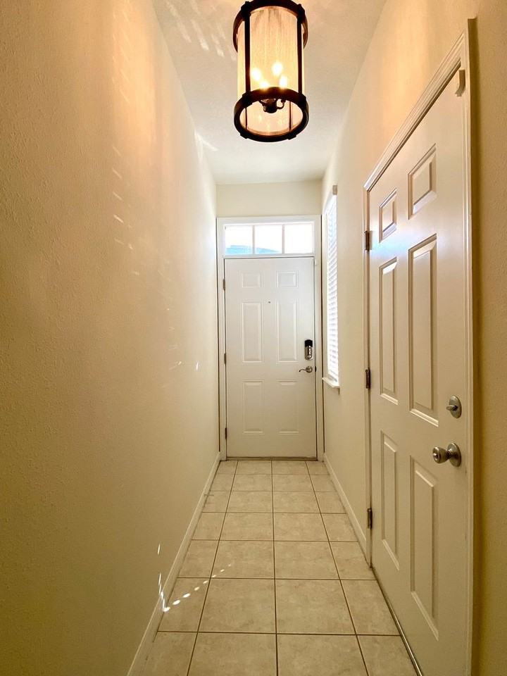 17321 Promenade Drive - Photo 5 of 32