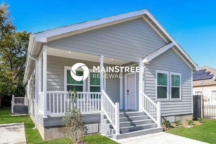 3733 Vineyard Dr - Photo 2 of 18