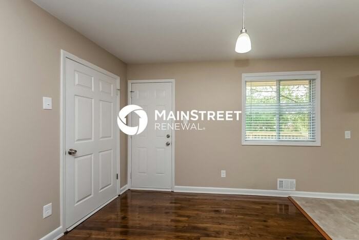 742 King Rd - Photo 3 of 15