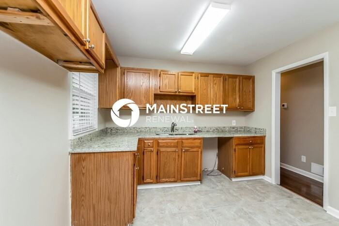 742 King Rd - Photo 5 of 15