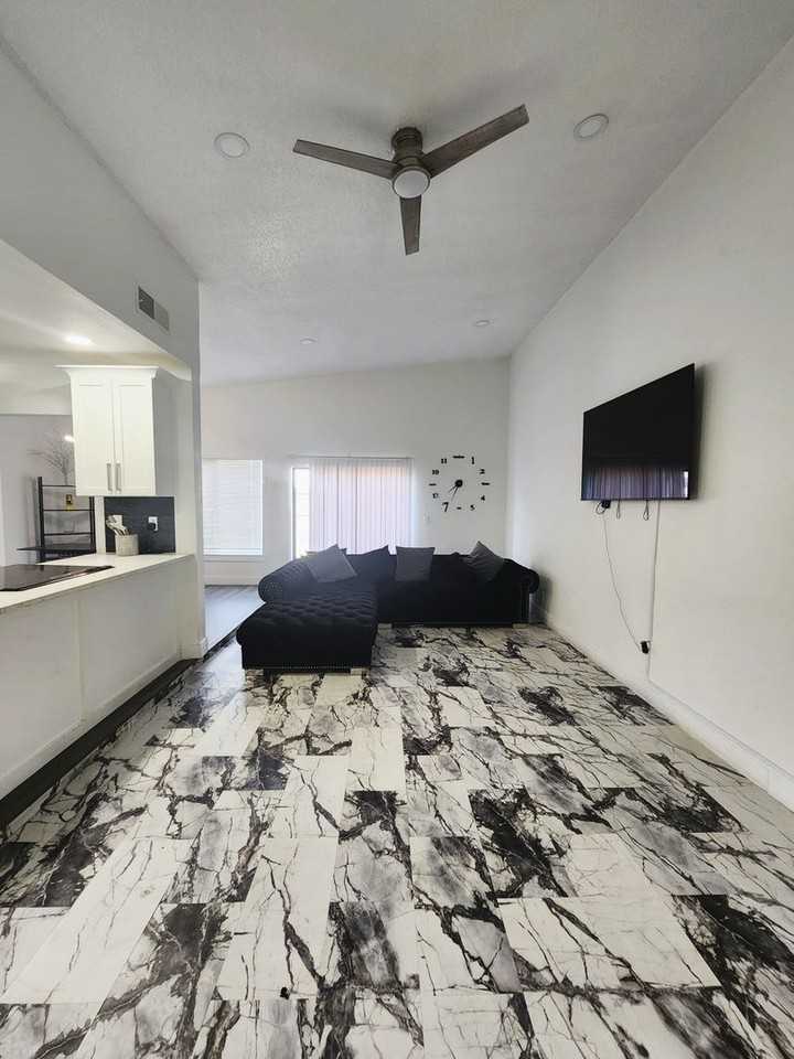 8 Chip Court - Photo 3 of 18