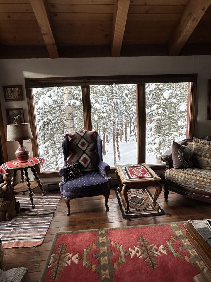 91 St Moritz Rd - Photo 6 of 36
