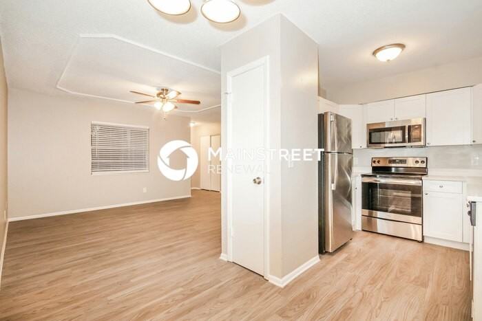 107 Inwood Cir - Photo 5 of 16