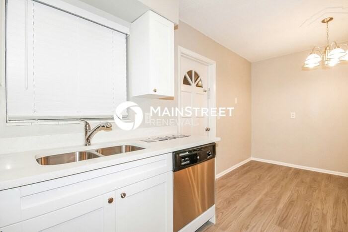 107 Inwood Cir - Photo 6 of 16