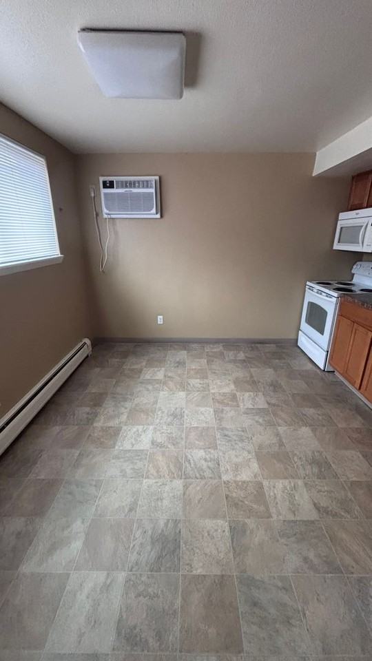 ASPEN LEAF APARTMENTS LLC - Photo 2 of 3