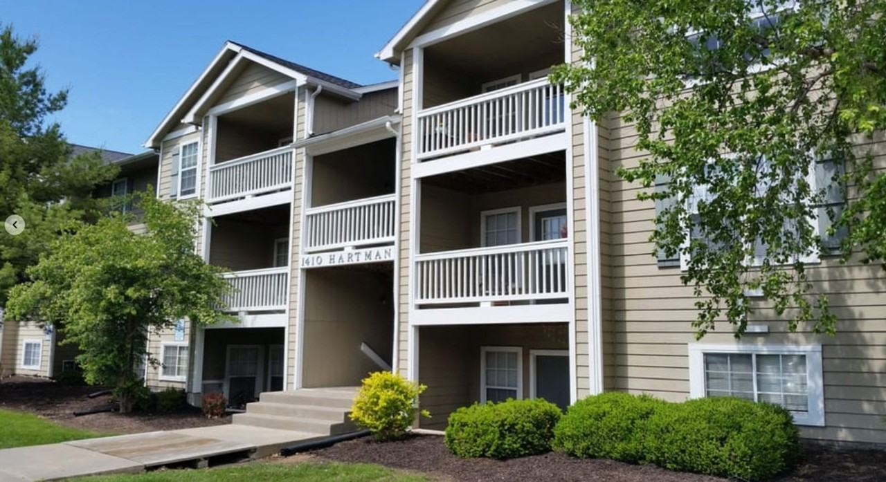 The District at Manhattan - Photo 5 of 9