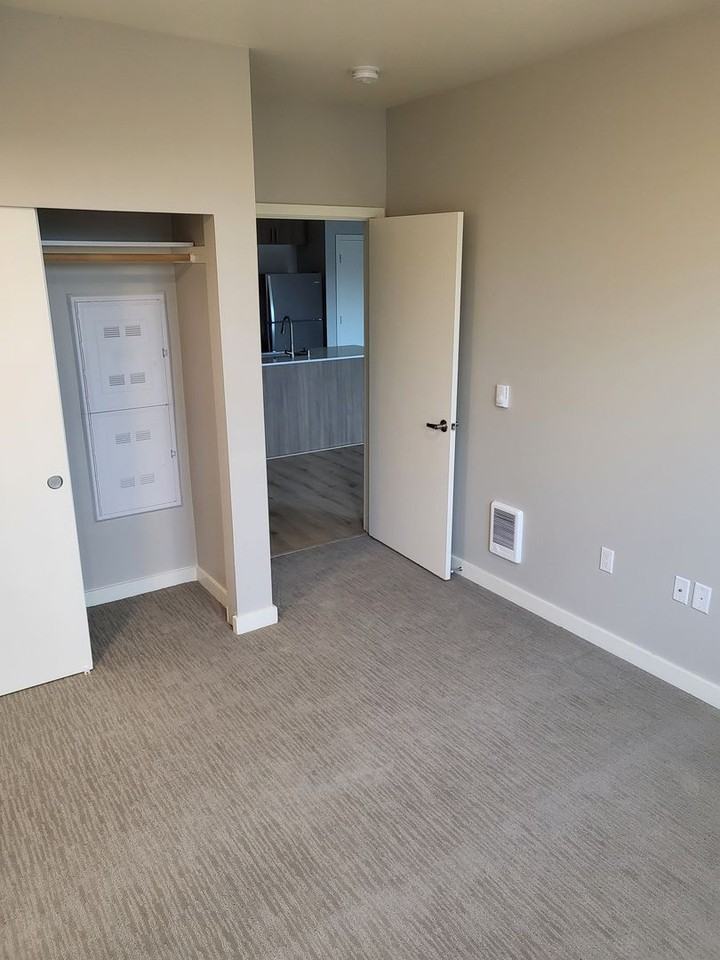 Pacific Ridge Apartments - Photo 4 of 25