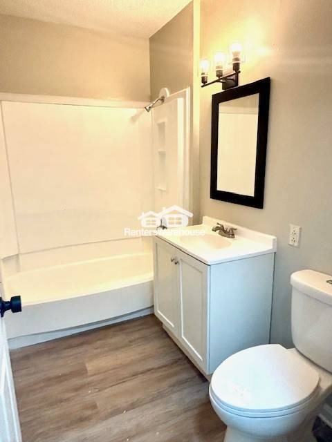 704 8th Avenue South #4 - Photo 5 of 9