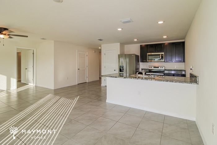 8633 Triumph Cir - Photo 4 of 12