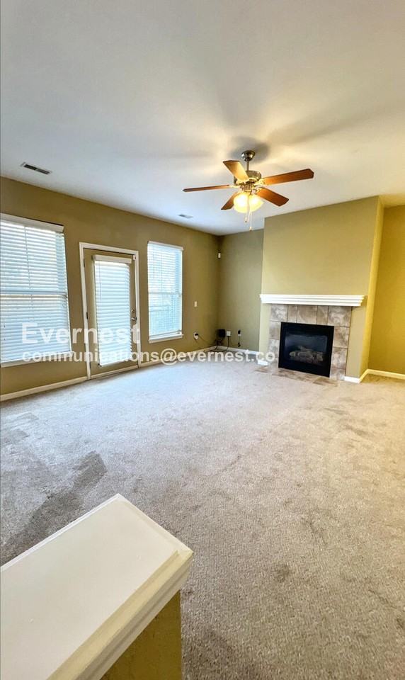 5245 Overland Dr #C11 - Photo 4 of 24