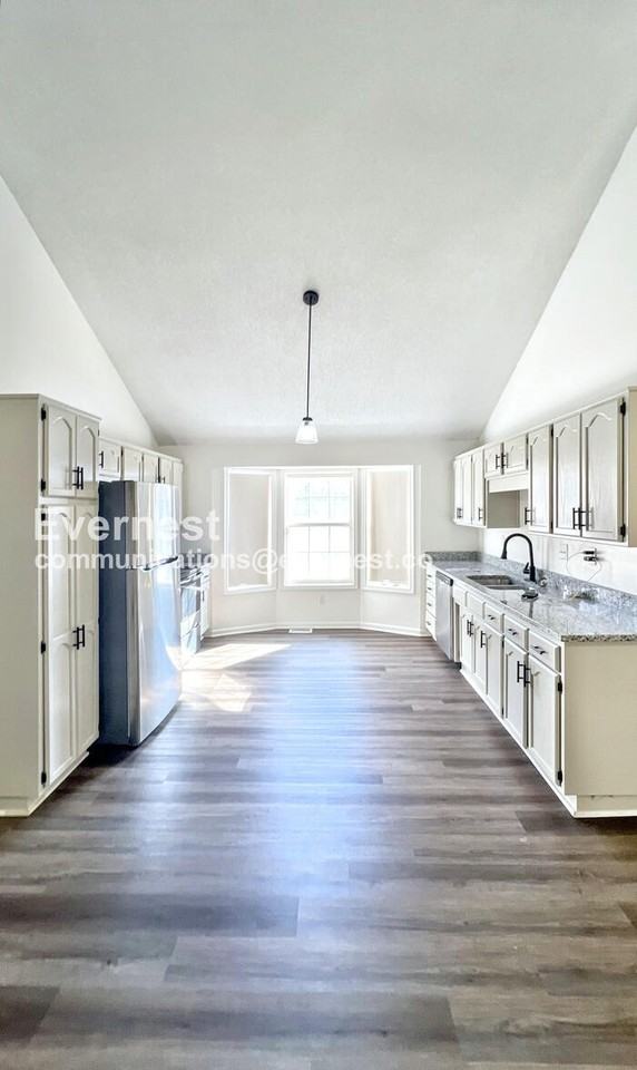 325 Fawn Valley St - Photo 2 of 26